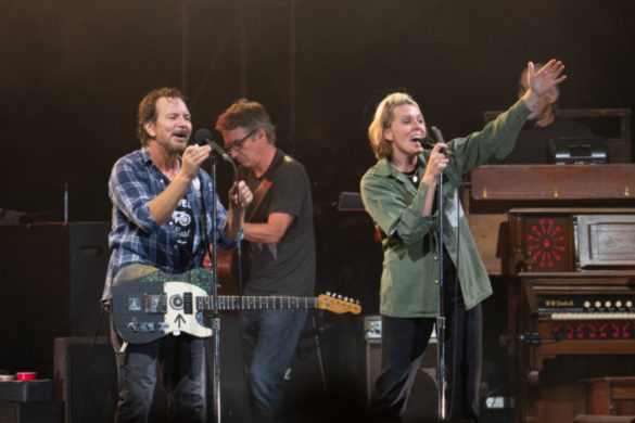 Voldoen Arab Nominaal WATCH: Pearl Jam and Brandi Carlile Performed an Epic Rendition of 'Better  Man' at Ohana Festival